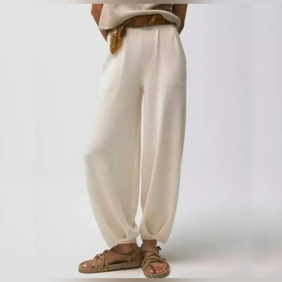 Free People Pants - Free People Cream Beach Freya Sweater Pants size Small